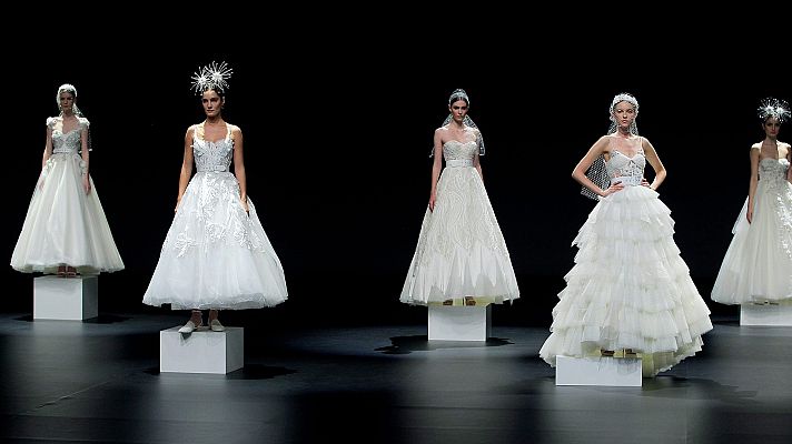 Flash moda - premiada compañía de teatro que busca un espacio escénico di