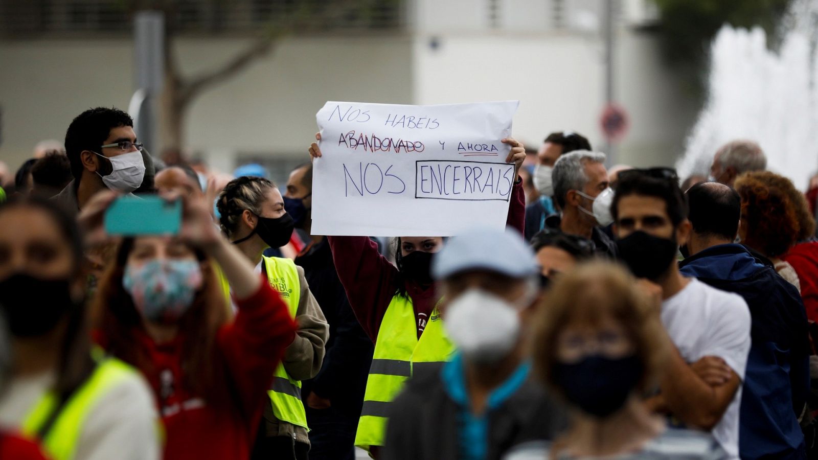Vecinos de Madrid protestan contra las medidas de restricción