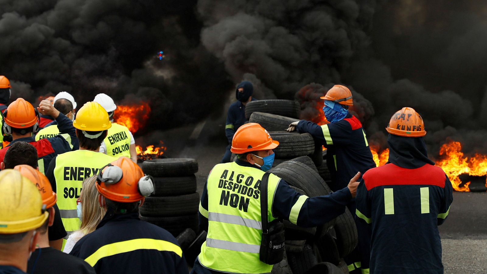 Preocupación entre los trabajadores de Alcoa, a la espera del acuerdo para la venta de la fábrica de San Cribao - RTVE.es