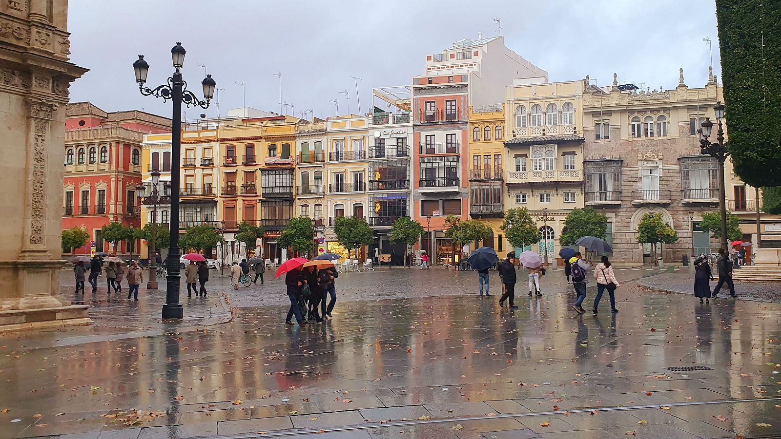 Lluvias y tormentas este lunes en el extremo norte, donde bajan las temperaturas - RTVE.es - El tiempo | Ver