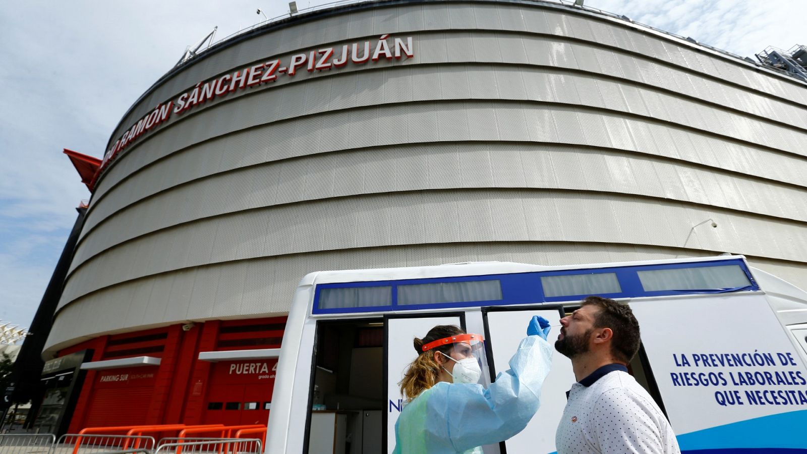 500 sevillistas se han realizado pruebas PCR para poder viajar a Budapest, a la final de la Supercopa de Europa