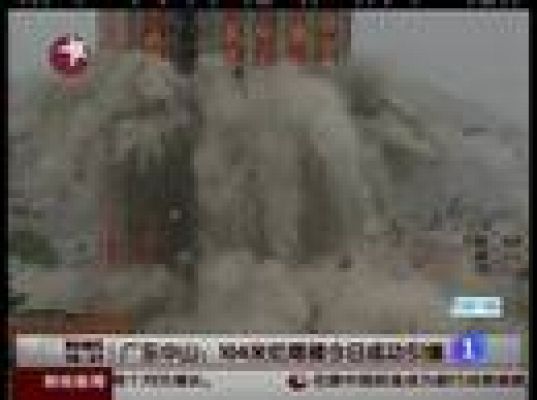  - Vuelan el edificio más alto