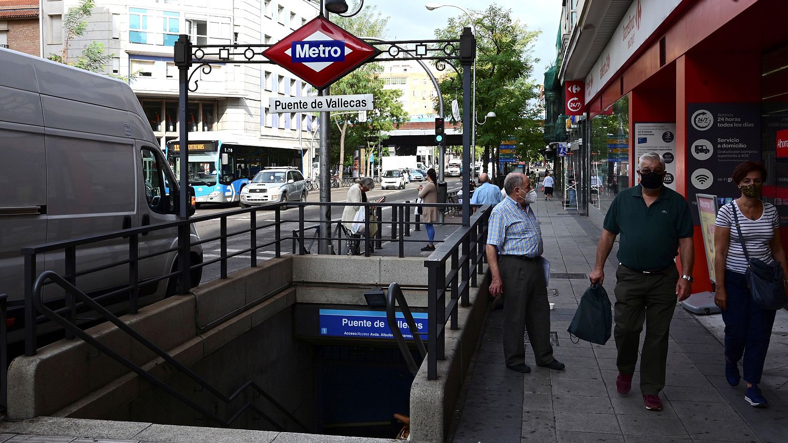 Sanidad pide a los madrileños restringir su movilidad y la Comunidad estudia más restricciones