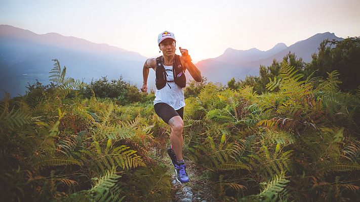 Fernanda Maciel une 'running' con escalada entre San Vicente de la Barquera y Naranjo de Bulnes