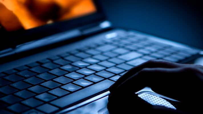 Telediario 1 - Siete de cada diez adolescentes consumen pornografía, según Save the Children