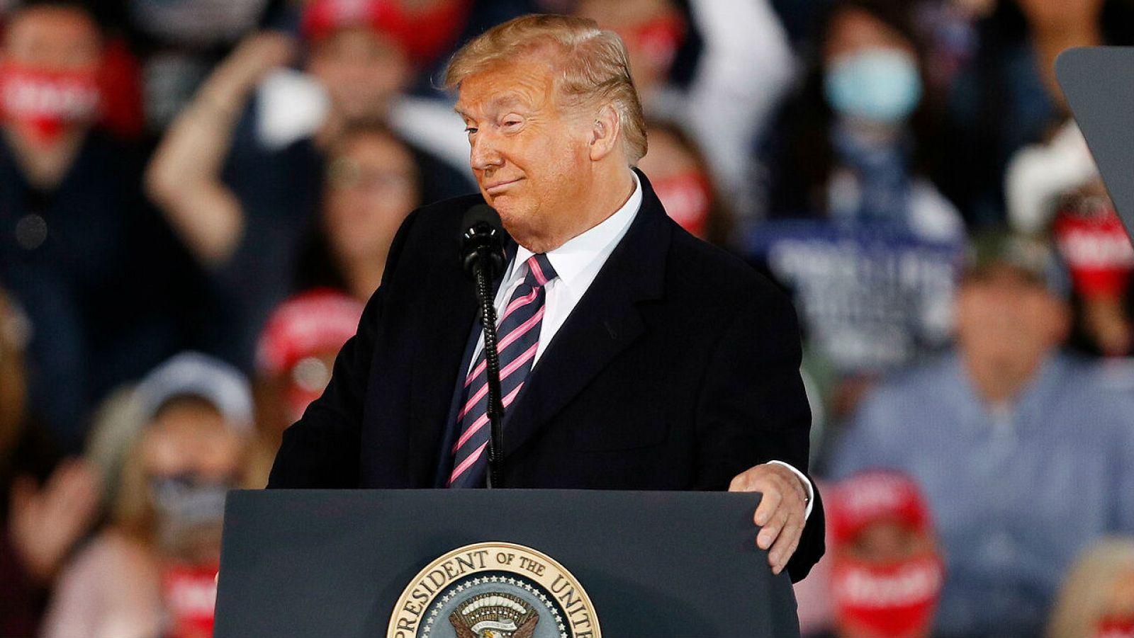 Trump asegura que "si no fuera por él habría millones de muertos de COVID-19 en EE.UU."