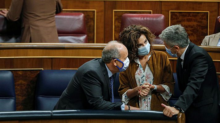 Especiales informativos - Montero afirma que el techo de gasto estará "consensuado" con los grupos cuando se apruebe