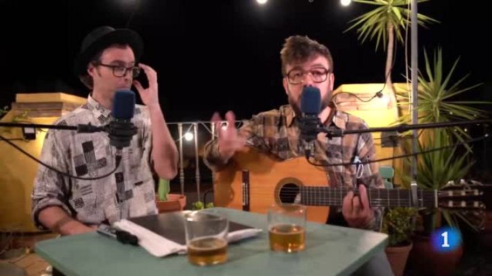  - Antilopez canta y define el programa y a los colaboradores