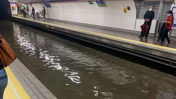 El Metro de Madrid se inunda por una tromba de agua
