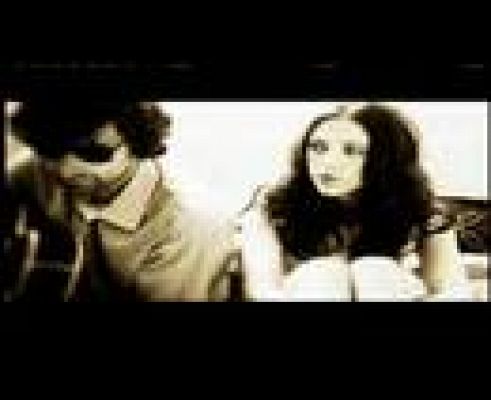  - Scarlett Johansson lanza  disco