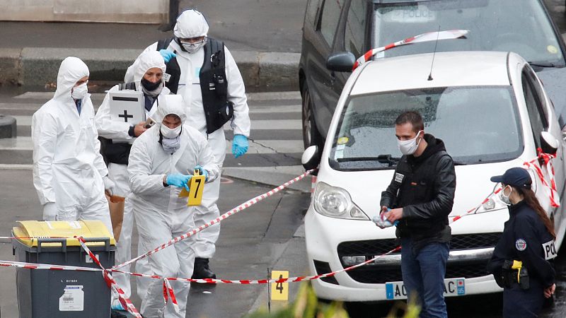 Dos detenidos por el ataque cerca de la sede de Charlie Hebdo
