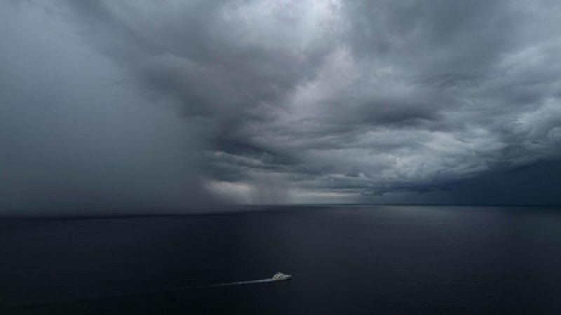 Lluvia, viento y oleaje ponen en riesgo a una  decena de comunidades del norte y este peninsular