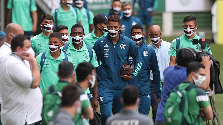Telediario 1 - El Flamengo juega ante el Palmeiras a pesar de tener 19 bajas por COVID-19