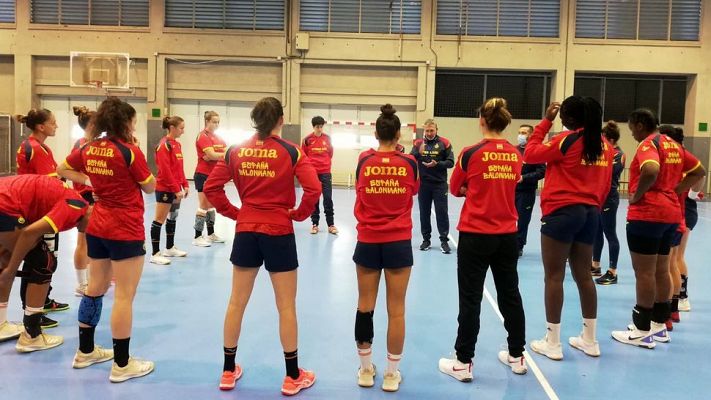 Balonmano - Carlos Víver analiza la concentración de las Guerreras