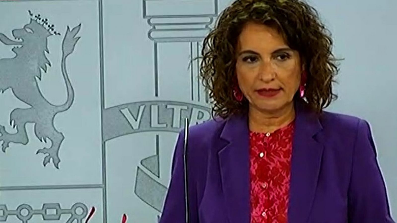 María Jesús Montero: "Se hace un flaco favor al jefe del Estado cuando una formación política intenta patrimonializarlo"