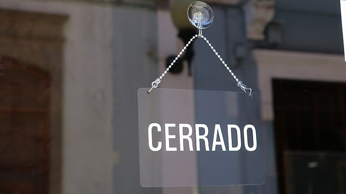 Telediario 1 - La incertidumbre de vivir en ERTE desde marzo