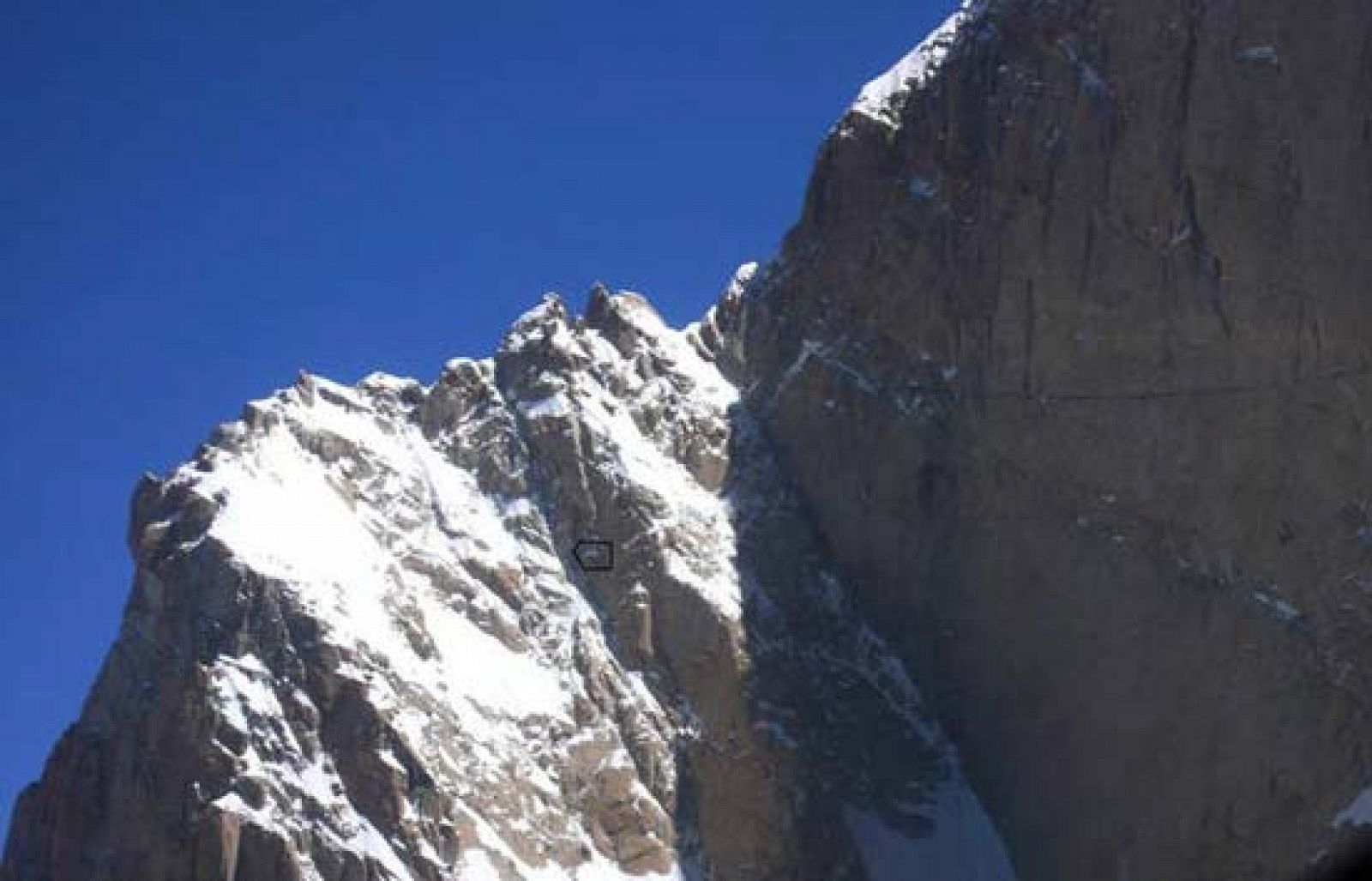Las dificultades de acceso retrasan el rescate del montañero Óscar Pérez, que se encuentra a 6.300 metros de altura en el Latok II (Pakistan). 