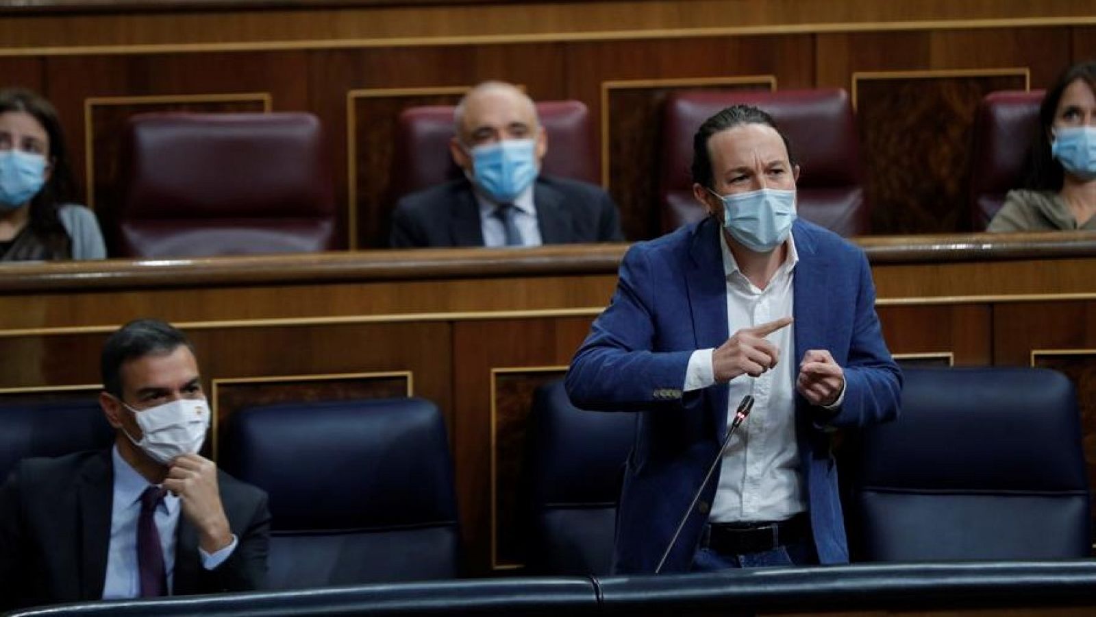 Bronco debate en torno a la monarquía durante el pleno del Congreso