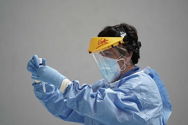 La tarde en 24h - Simón señala que los test de antígenos tienen un "uso clave" en el diagnóstico de personas sintomáticas pero advierte que pierden eficiencia al hacer cribados