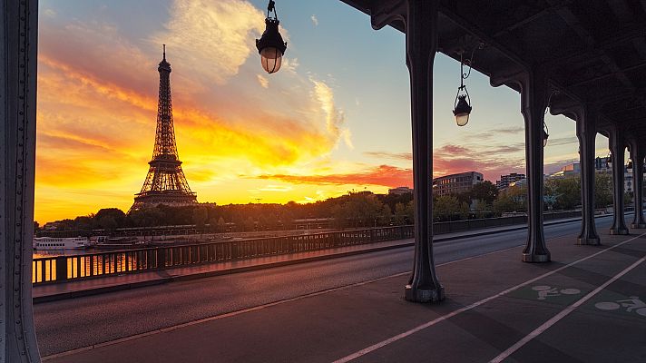 Telediario 1 - París, al borde de la "alerta máxima" por la COVID-19