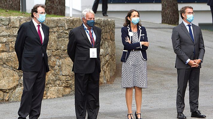 González y Rajoy arropan al rey en la inauguración del Foro La Toja