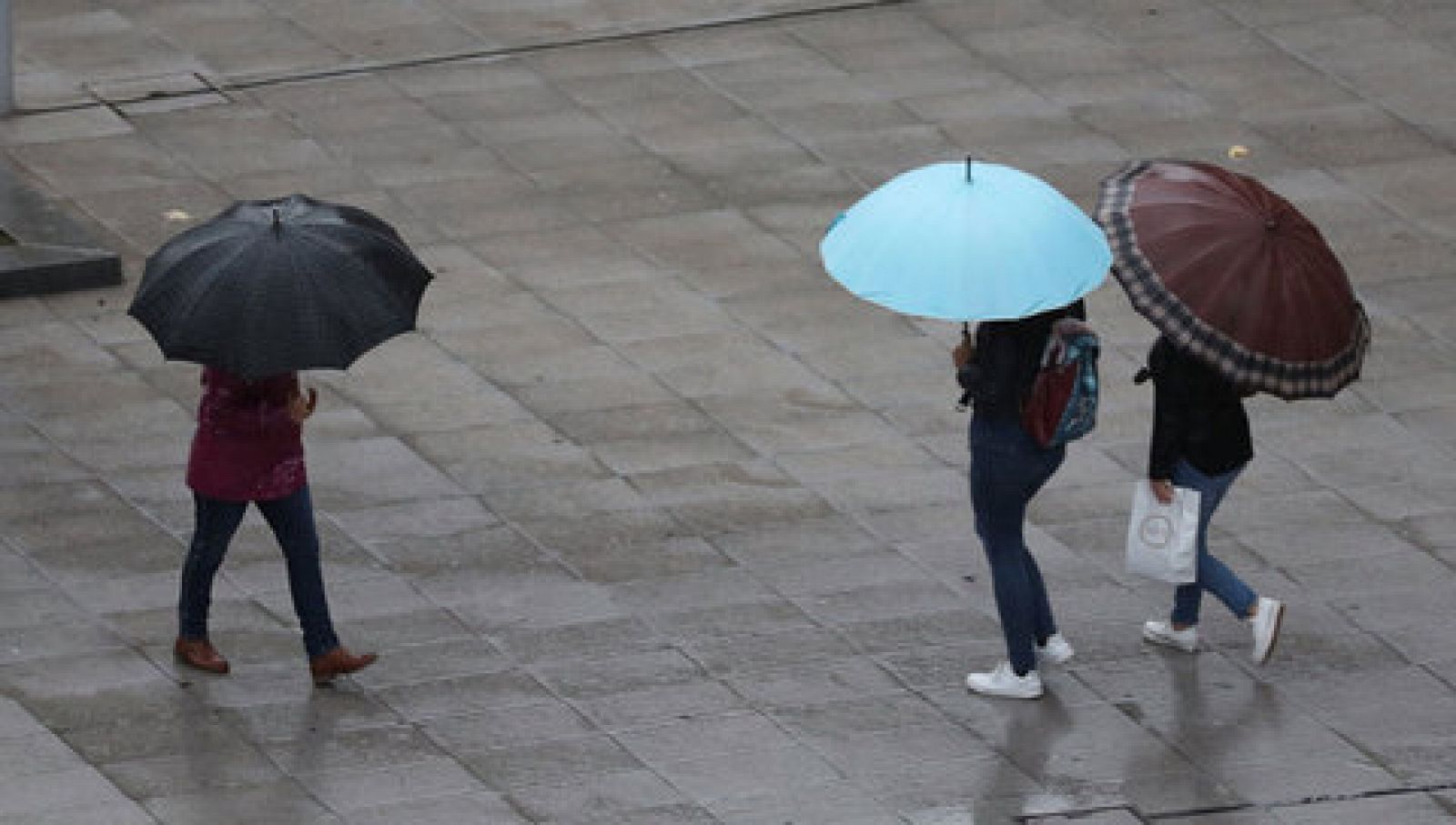 Nueve comunidades y Melilla en riesgo por viento, lluvia y  olas - RTVE.es