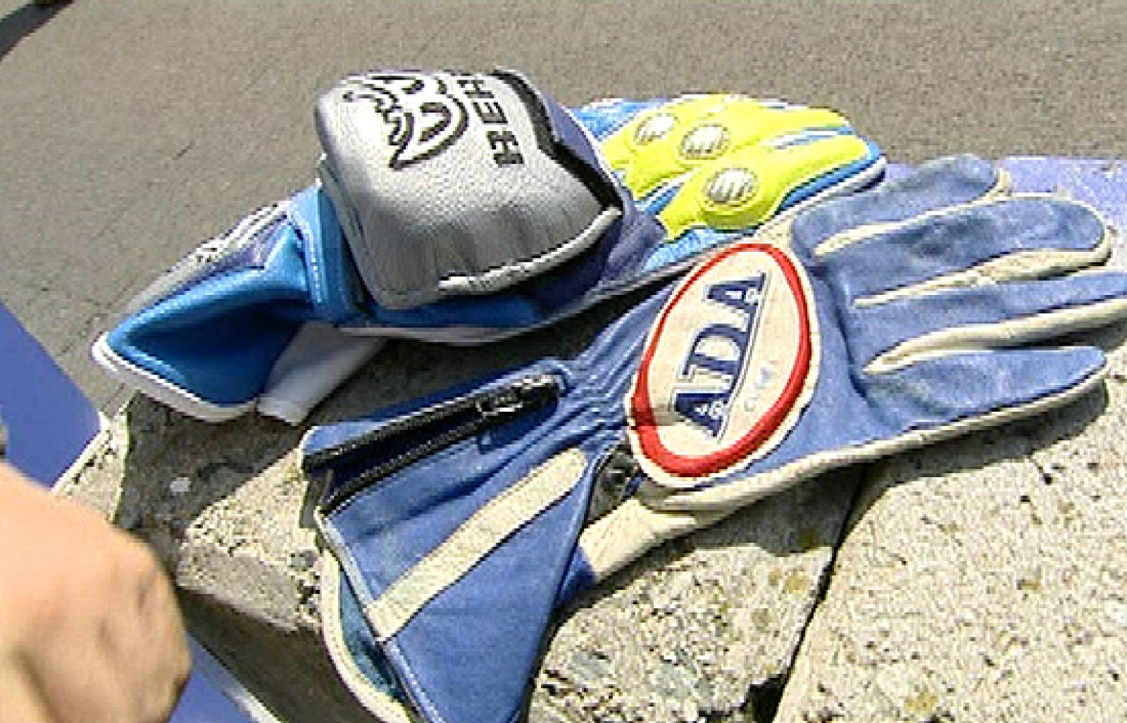 Los guantes de los pilotos no han escapado a la evolución que han experimentado todos los componentes del Mundial de MotoGP.