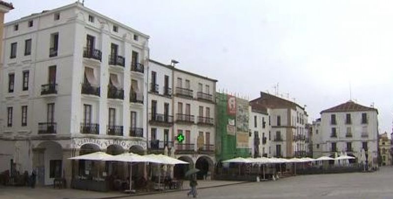 Badajoz levanta las restricciones de los últimos 14 días, mientras que en Cáceres las estrenan