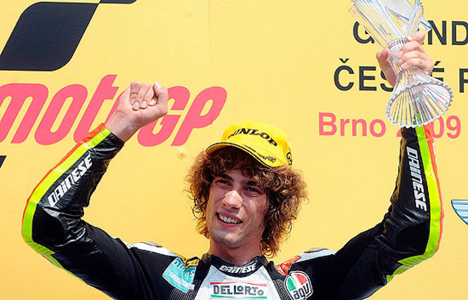 Carrera íntegra de la categoría de 250 cc disputada en el G.P. de la República Checa (16/08/09).