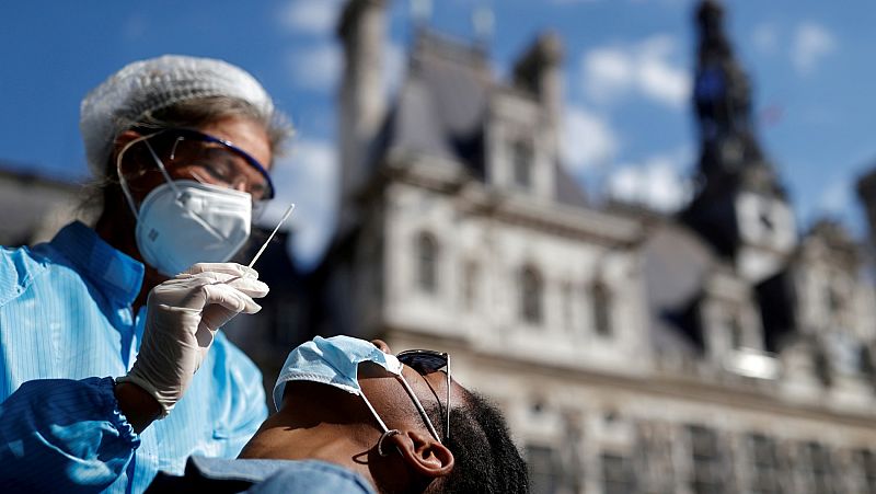 París entra este lunes en alerta máxima por la expansión de la pandemia de coronavirus