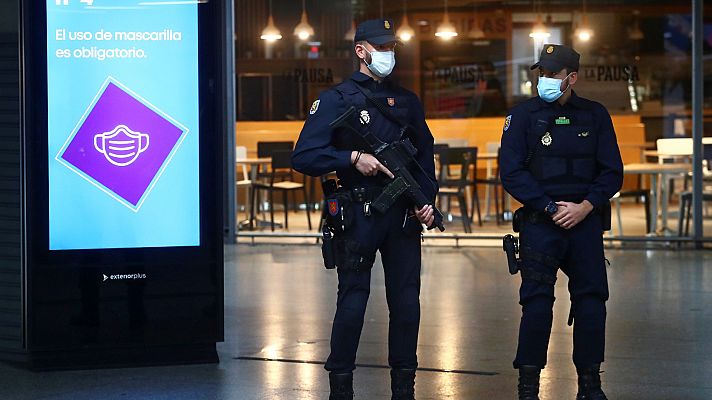 Informativo 24h - Controles policiales en el metro de Madrid durante el primer día laborable tras las restricciones