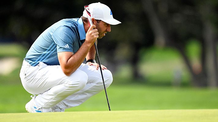 Golf - Sergio García gana pateando con los ojos cerrados