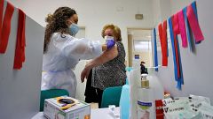 "El objetivo de la vacuna de la gripe este año es que no se llenen hospitales ni centros de salud"