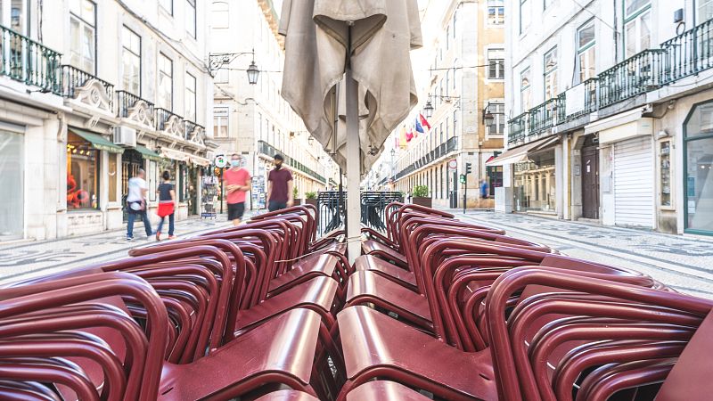Coronavirus - El coronavirus ya se ha llevado por delante más de 15.000 empresas en Portugal - RTVE.es | Ver