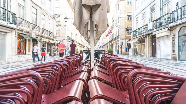 Telediario 1 - El coronavirus ya se ha llevado por delante más de 15.000 empresas en Portugal