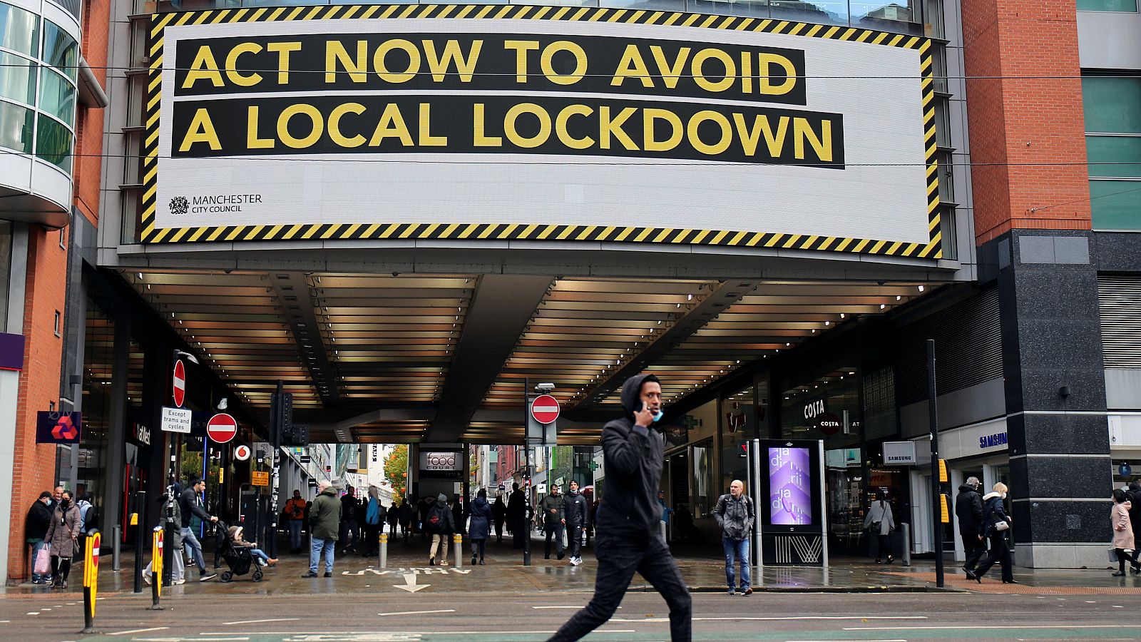 Las fiestas universitarias, foco de contagios en el Reino Unido | Ver