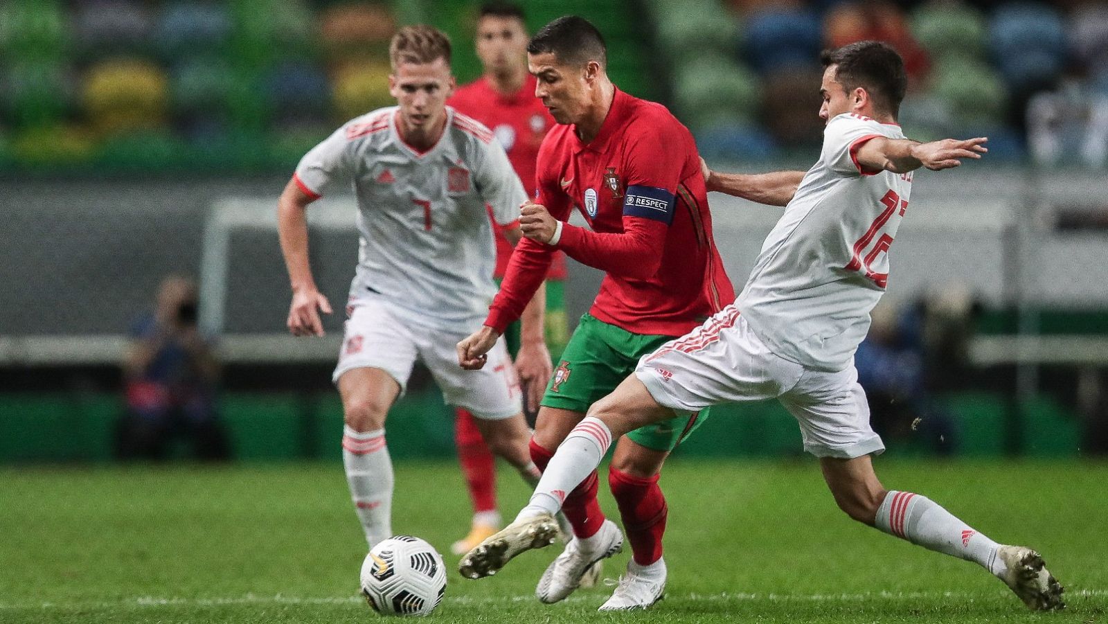 Resumen y mejores jugadas del Portugal 0-0 España