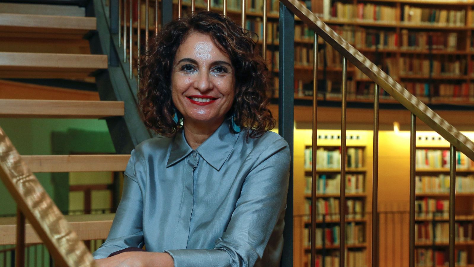 Montero asegura que los Presupuestos Generales del Estado podrían ver la luz a "primeros de enero" - La hora de La 1 | Ver