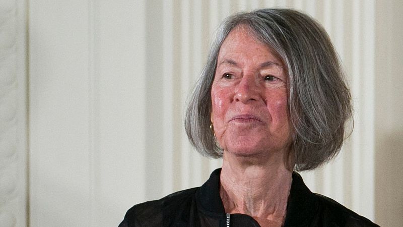 La poeta estadounidense Louise Glück gana el Nobel de Literatura