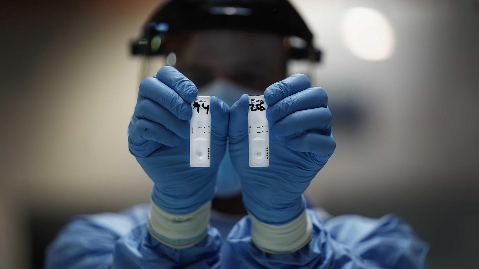 Simón: "Las pruebas de antígenos son muy fiables y los resultados se tienen inmediatamente" - La tarde en 24h | Ver