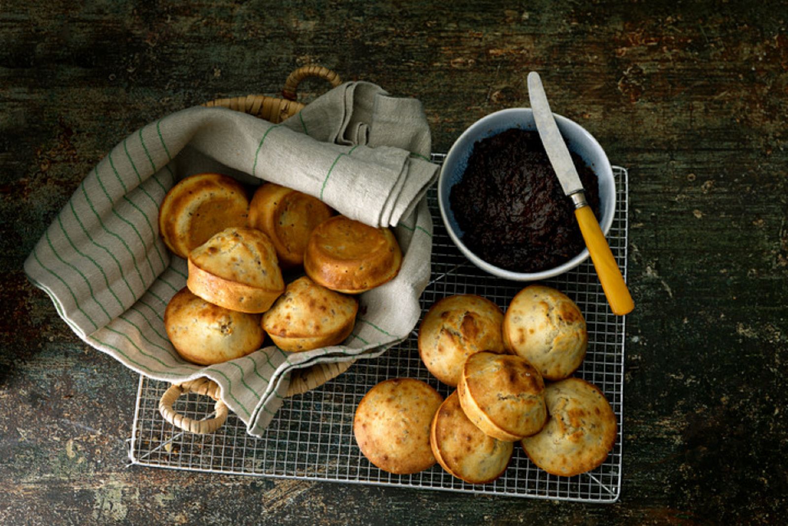 Aquí la Tierra - Paquita, María Victoria y la receta de los bollos de la Abuela Paca