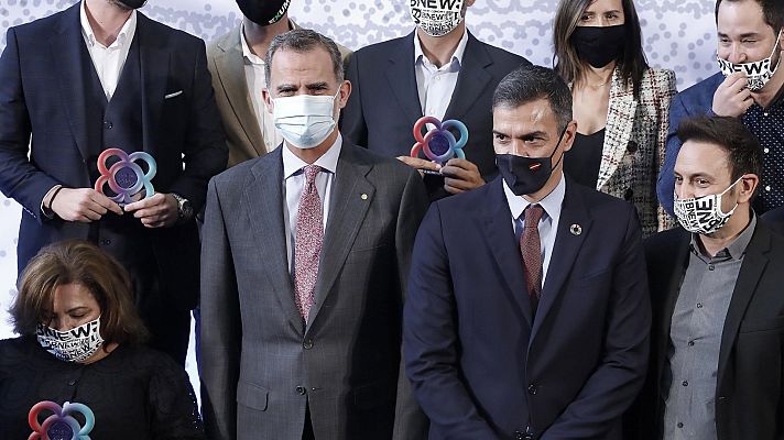  - El rey anima a afrontar la crisis "juntos" y favorecer "un entorno estable"