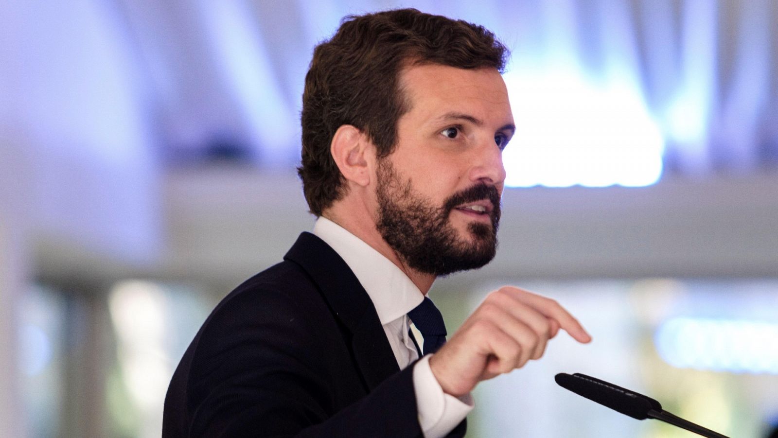 Casado pide que Sánchez comparezca en el Congreso y le acusa de intervenir Madrid con fines partidistas