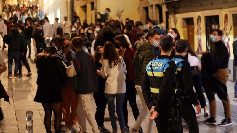 La Universidad de Salamanca expulsa a 36 alumnos por no respetar las medidas anticoronavirus