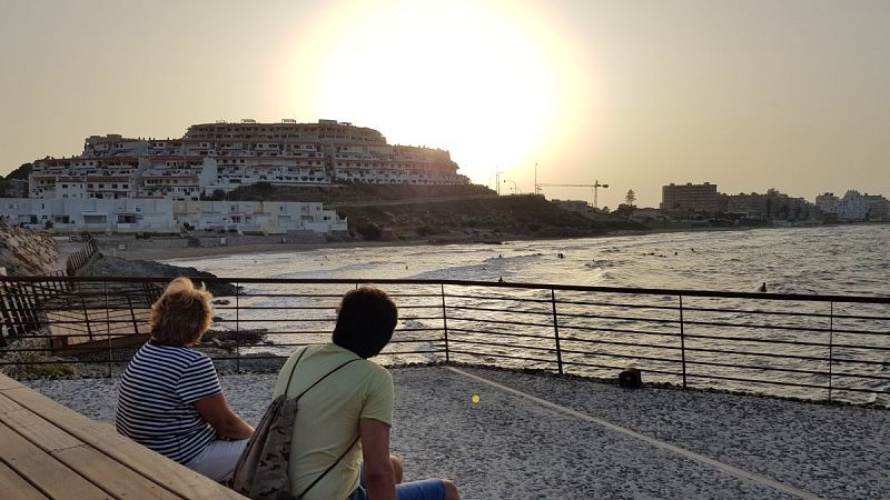 'Veraneo de otoño' en lugares como La Manga por temor a contagiarse en las grandes ciudades | Ver