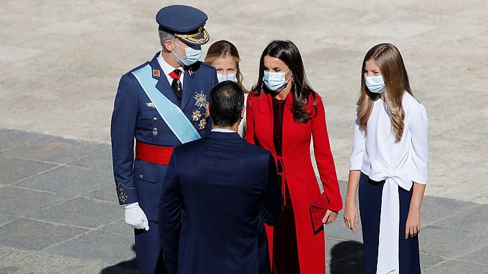 Los reyes llegan al acto de celebración del Día de la Fiesta Nacional