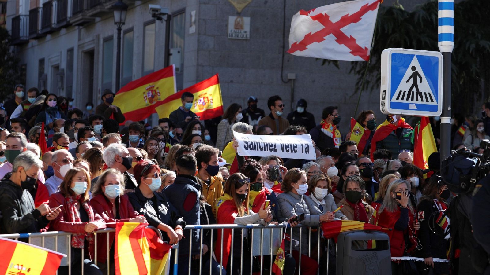 Vivas al rey y abucheos al Gobierno durante la celebración de la Fiesta Nacional