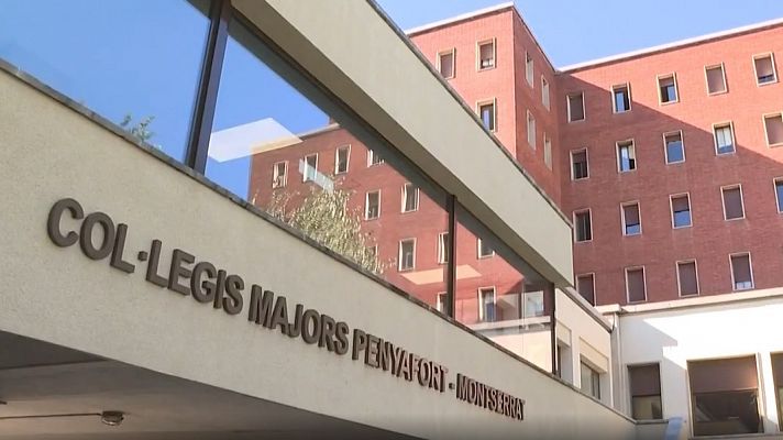 Confinados casi 400 estudiantes de dos residencias de Barcelona