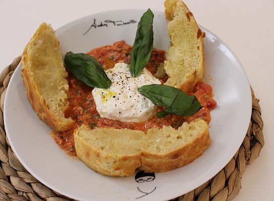 Papa al pomodoro con focaccia 