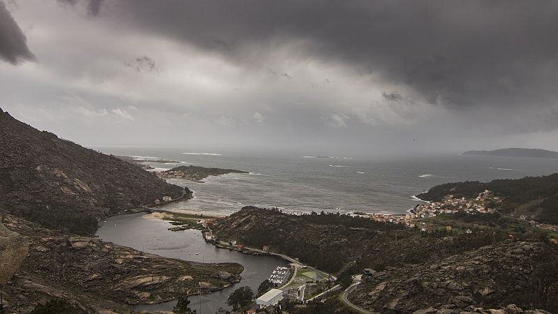 Descenso de temperaturas y precipitaciones en el tercio norte - ver ahora 